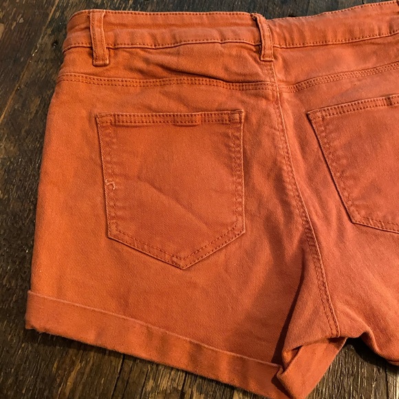 H&M Rust Colored Shorts, Size 4 - Picture 10 of 11